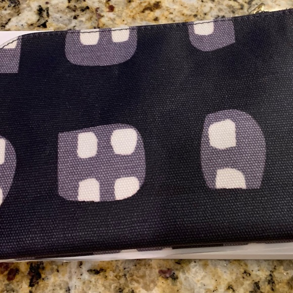 NWOT KESTREL/Anthropology cosmetic bag this is so pretty! Measures 8” x 5” x .5” - Picture 2 of 10